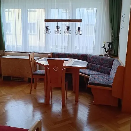 Vintage Apartment *
